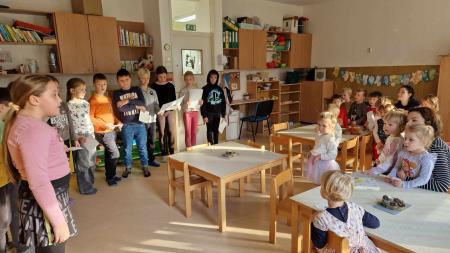 Živahno je bilo v decembru na podružnični šoli Kotlje (3)